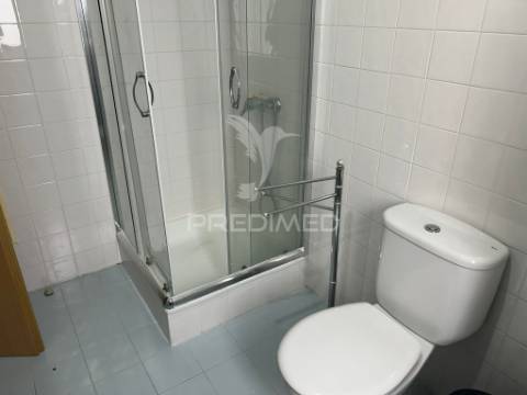 Apartamento t3 com parqueamento em bucelas