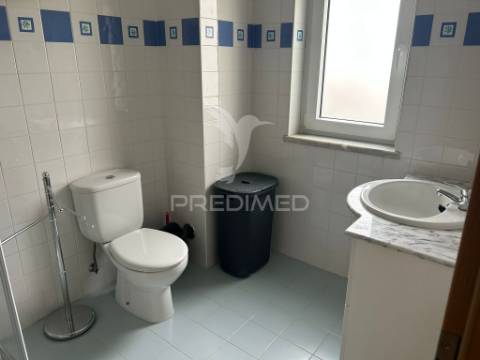 Apartamento t3 com parqueamento em bucelas