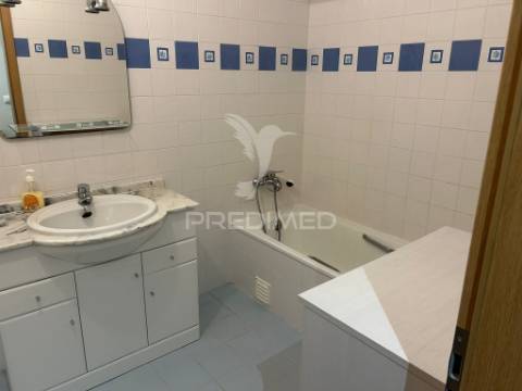 Apartamento t3 com parqueamento em bucelas