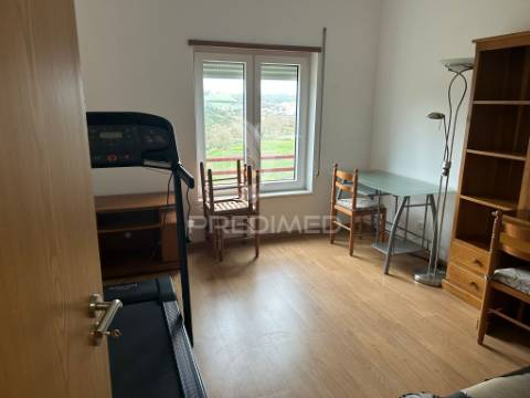 Apartamento t3 com parqueamento em bucelas