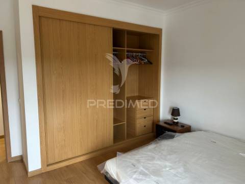 Apartamento t3 com parqueamento em bucelas