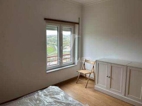 Apartamento t3 com parqueamento em bucelas