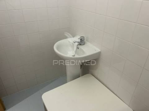 Apartamento t3 com parqueamento em bucelas
