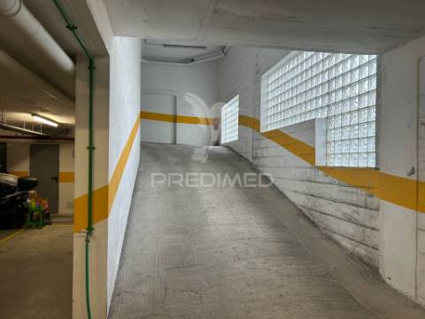 Apartamento t3 com parqueamento em bucelas