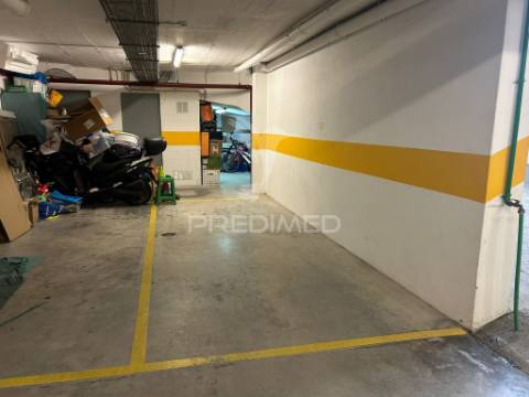 Apartamento t3 com parqueamento em bucelas