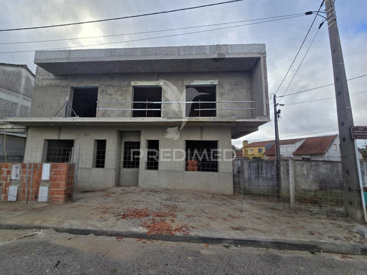 Moradia geminada t4 c/pérgula, pinhal general - fernão ferro