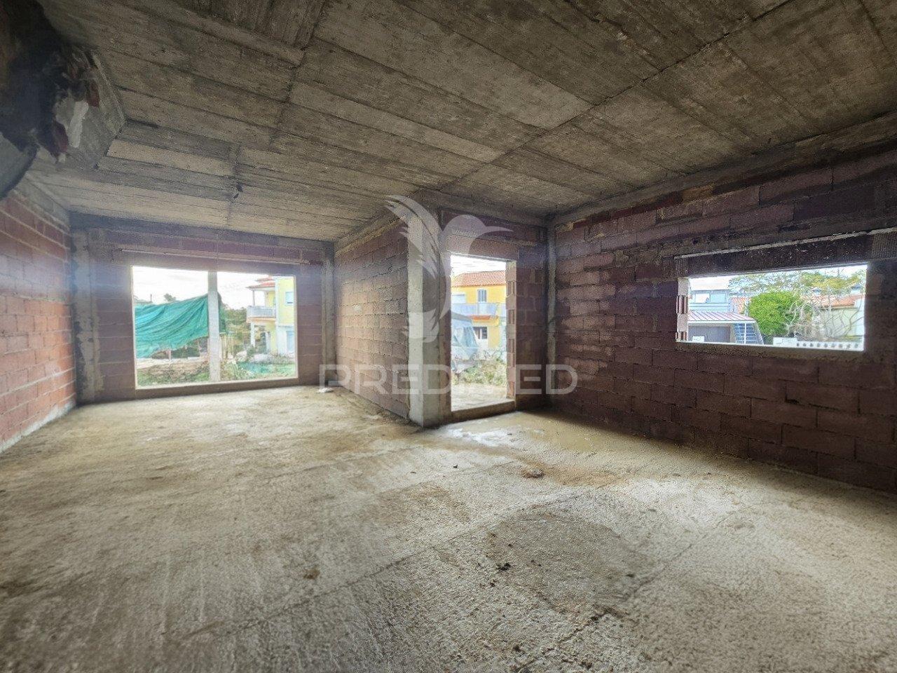 Moradia geminada t4 c/pérgula, pinhal general - fernão ferro