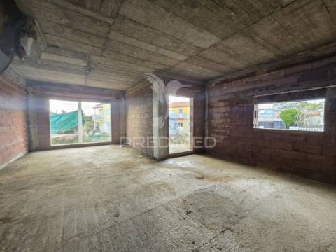 Moradia geminada t4 c/pérgula, pinhal general - fernão ferro