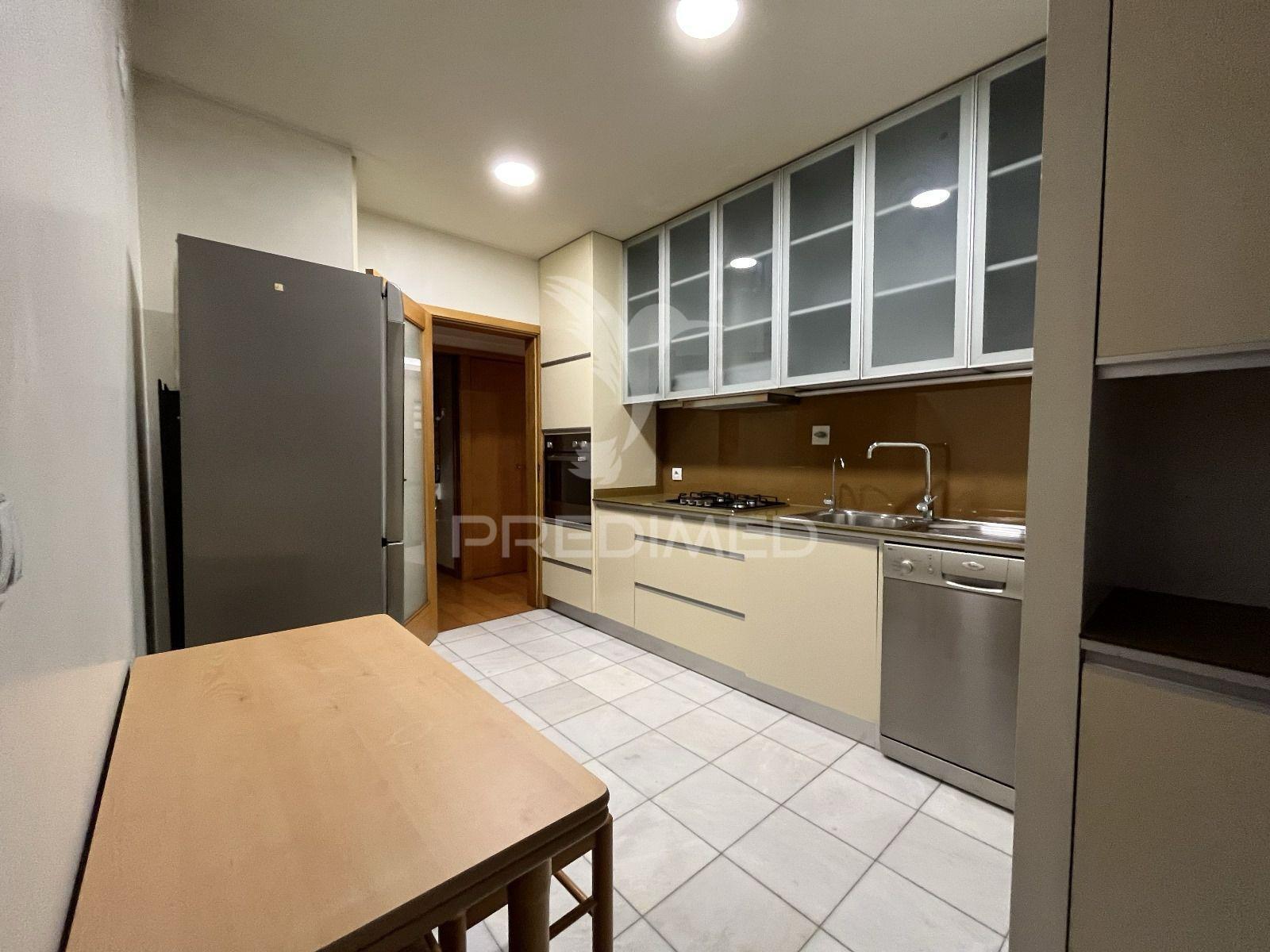 Apartamento t4 remodelado – avenida são joão xxi, braga ?!