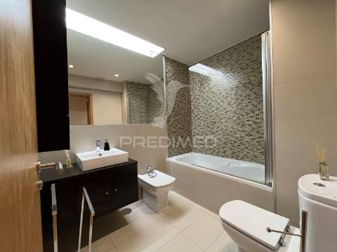 Apartamento t4 remodelado – avenida são joão xxi, braga ?!