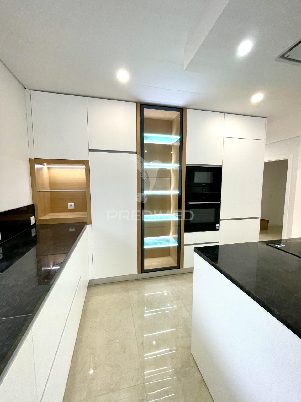 Moradia t3 + 1 escritório | elevado padrão | design contemporâneo | garagem para 5 viaturas