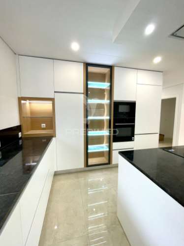 Moradia t3 + 1 escritório | elevado padrão | design contemporâneo | garagem para 5 viaturas