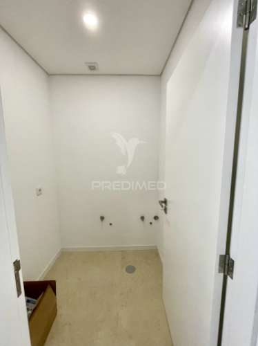 Moradia t3 + 1 escritório | elevado padrão | design contemporâneo | garagem para 5 viaturas