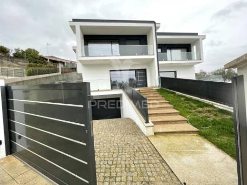 Moradia t3 + 1 escritório | elevado padrão | design contemporâneo | garagem para 5 viaturas