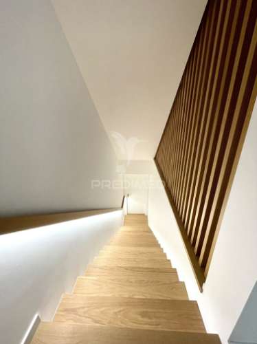 Moradia t3 + 1 escritório | elevado padrão | design contemporâneo | garagem para 5 viaturas