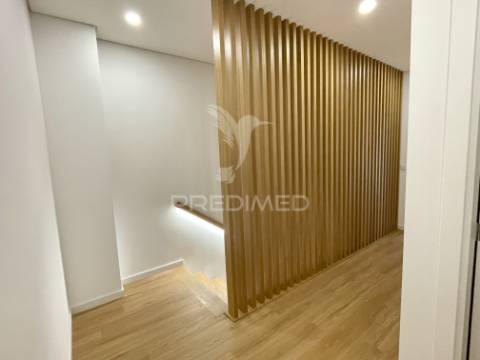 Moradia t3 + 1 escritório | elevado padrão | design contemporâneo | garagem para 5 viaturas