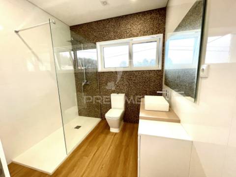 Moradia t3 + 1 escritório | elevado padrão | design contemporâneo | garagem para 5 viaturas