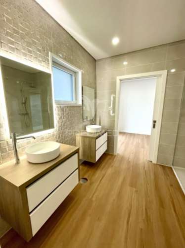 Moradia t3 + 1 escritório | elevado padrão | design contemporâneo | garagem para 5 viaturas