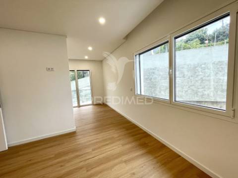 Moradia t3 + 1 escritório | elevado padrão | design contemporâneo | garagem para 5 viaturas