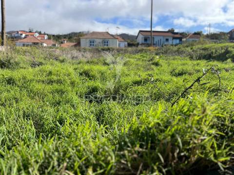Moradia + um palheiro para reconstrução na ponta do pargo com 670m2 de terreno.