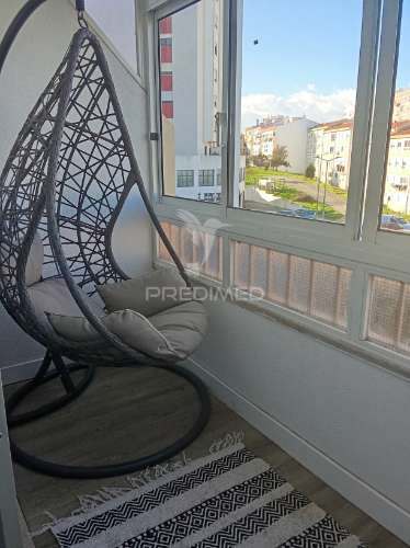 T2 remodelado com cozinha equipada