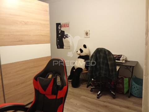 T2 remodelado com cozinha equipada