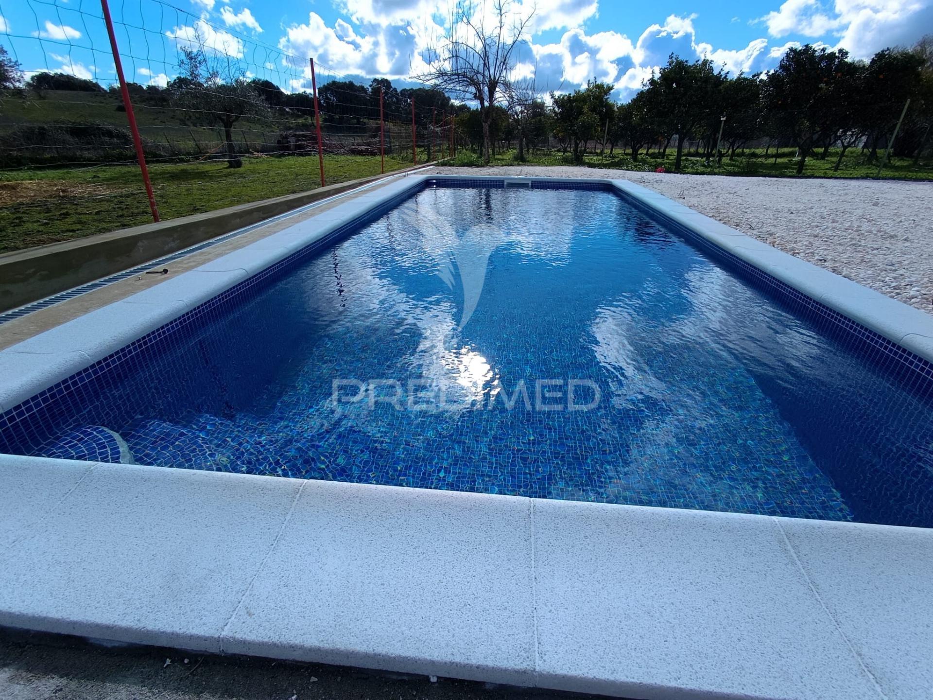 Moradia térrea t3 com piscina exterior