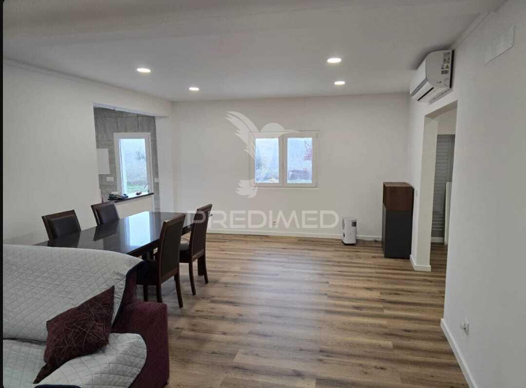 Moradia térrea t3 com piscina exterior