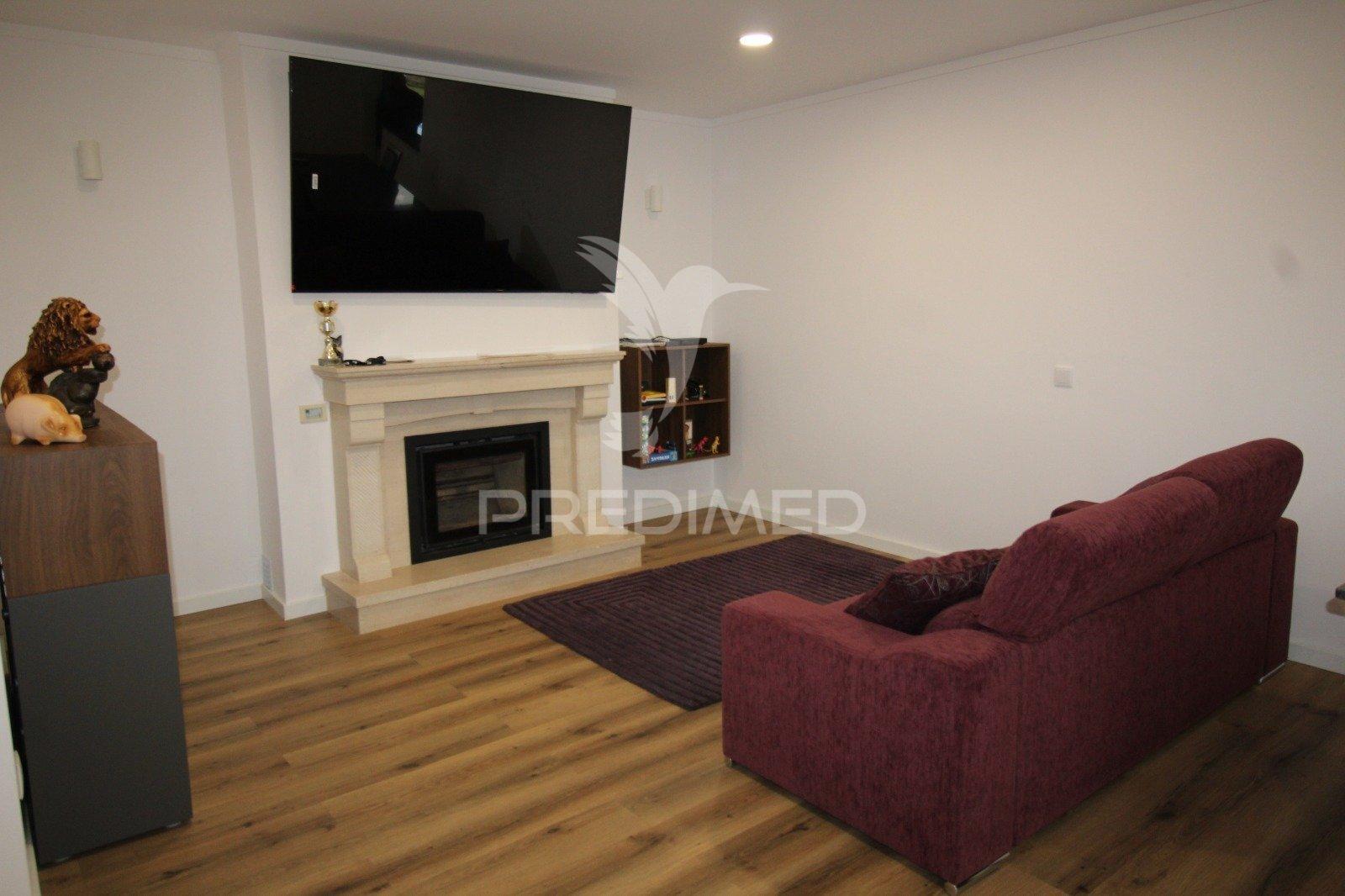 Moradia térrea t3 com piscina exterior