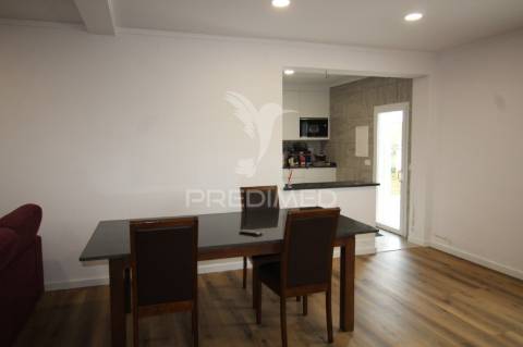 Moradia térrea t3 com piscina exterior