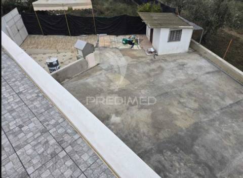 Moradia térrea t3 com piscina exterior