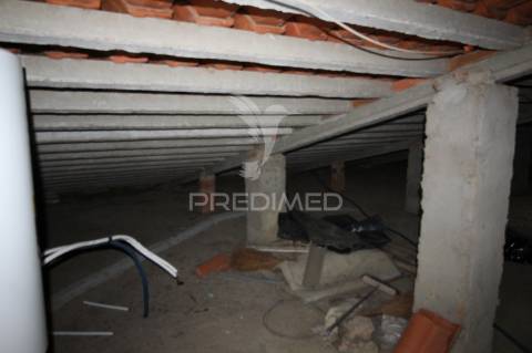 Moradia térrea t3 com piscina exterior