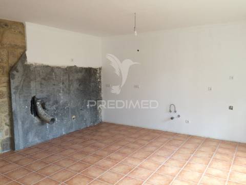 Quinta em monção com moradias independentes, vinha de alvarinho e adega - brbeita