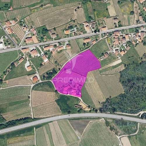 Quinta em monção com moradias independentes, vinha de alvarinho e adega - brbeita