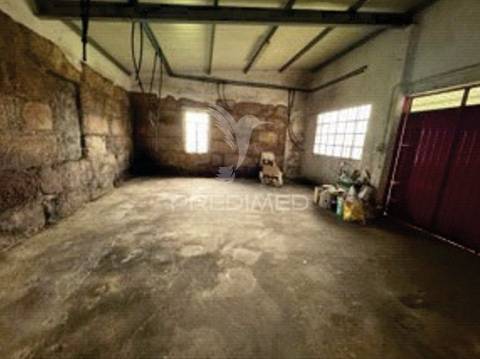 Quinta em monção com moradias independentes, vinha de alvarinho e adega - brbeita