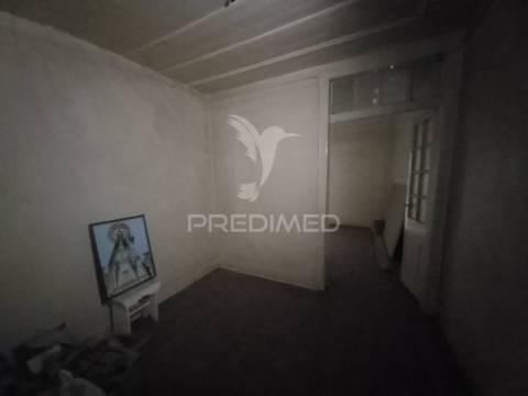 Prédio em alcantara - lisboa