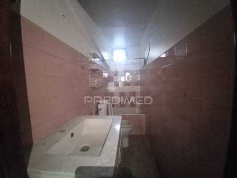 Prédio em alcantara - lisboa