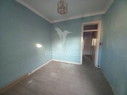 Prédio em alcantara - lisboa