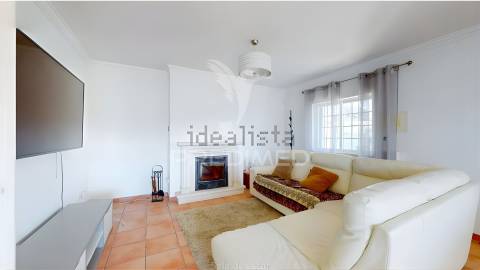 Moradia t4 isolada com piscina