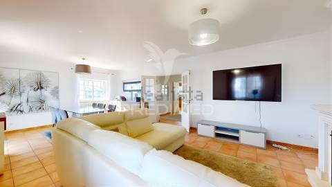 Moradia t4 isolada com piscina