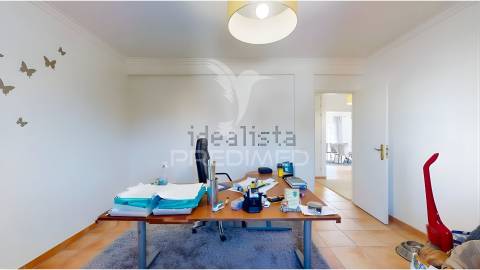 Moradia t4 isolada com piscina