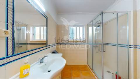 Moradia t4 isolada com piscina