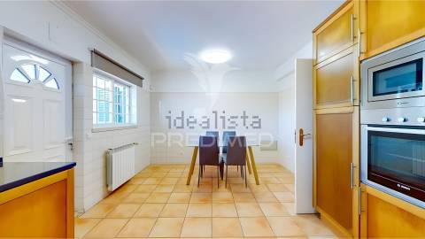 Moradia t4 isolada com piscina