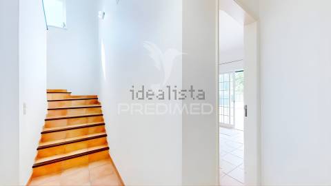 Moradia t4 isolada com piscina