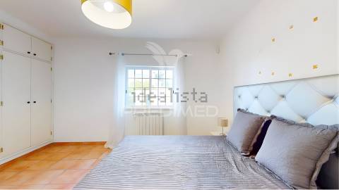 Moradia t4 isolada com piscina