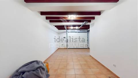 Moradia t4 isolada com piscina