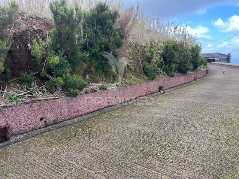 Terreno plano na ponta do pargo com vista mar