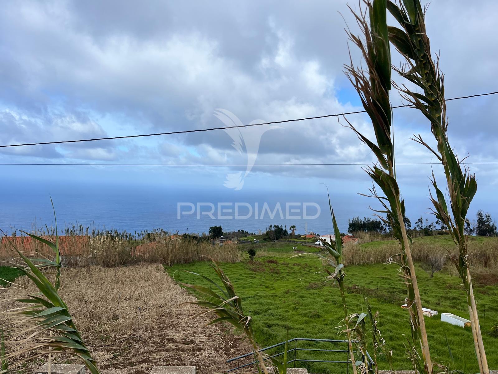 Terreno plano na ponta do pargo com vista mar