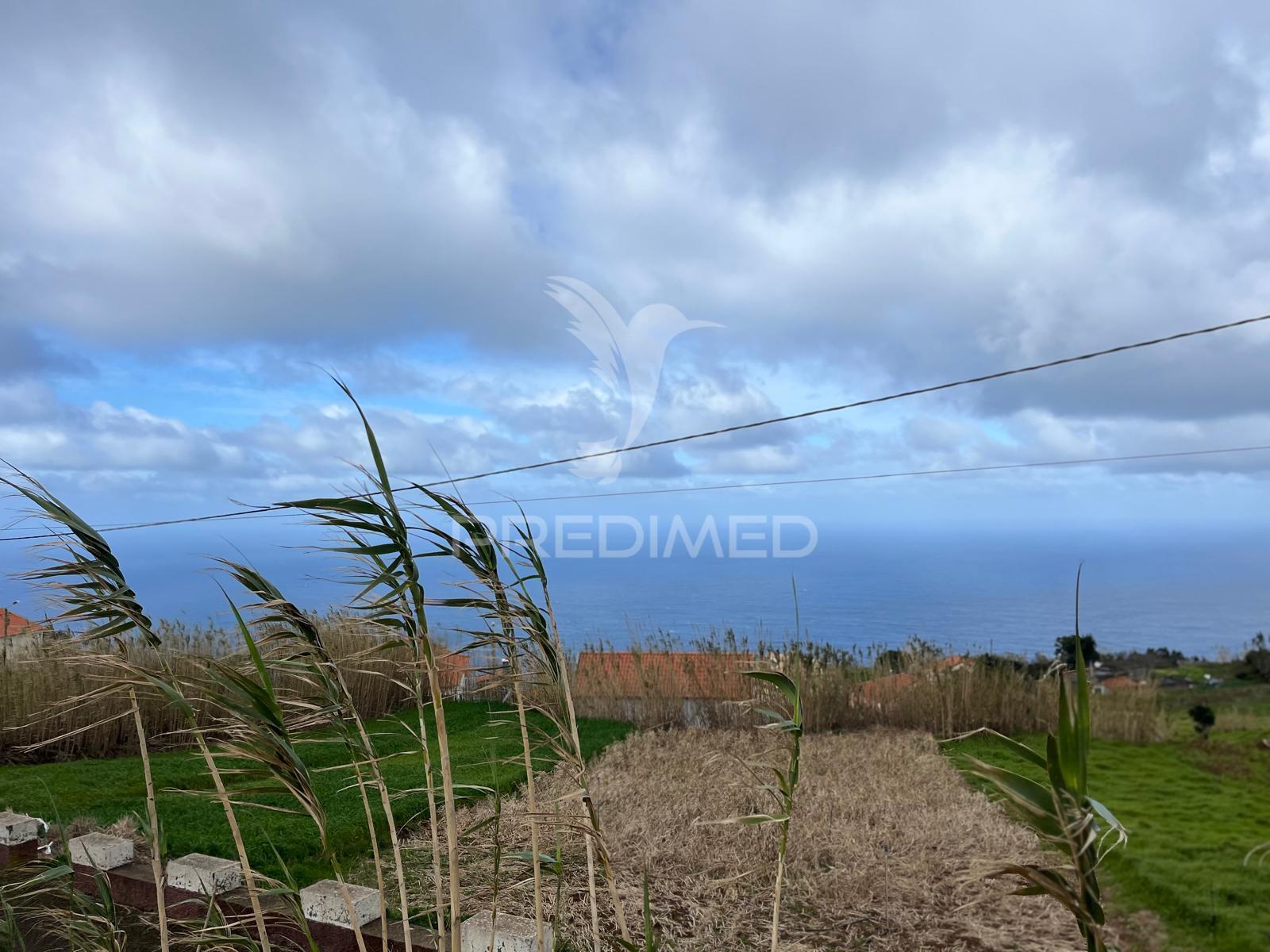 Terreno plano na ponta do pargo com vista mar
