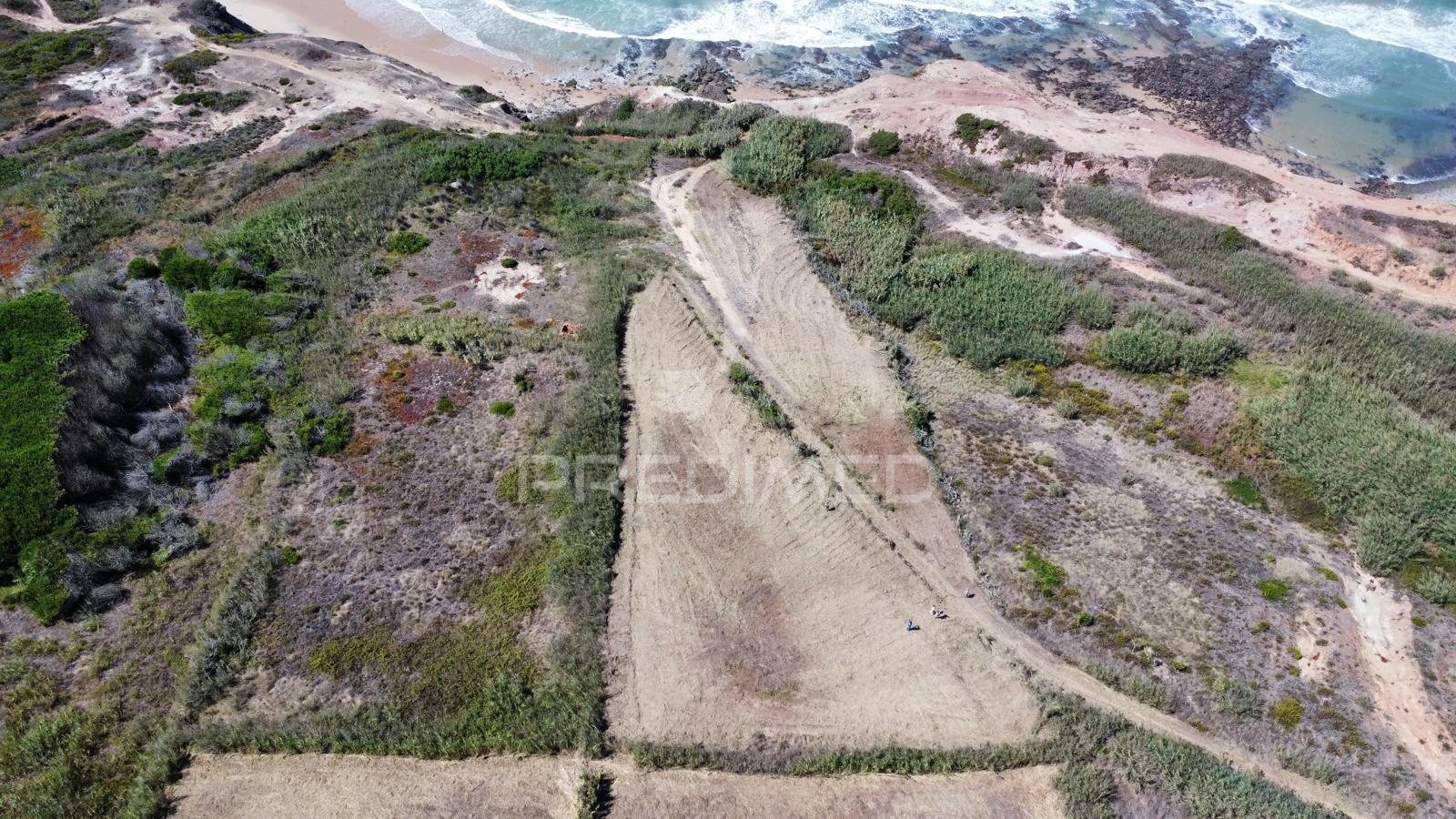 Terreno com 3000 m2 em cambelas - vista mar
